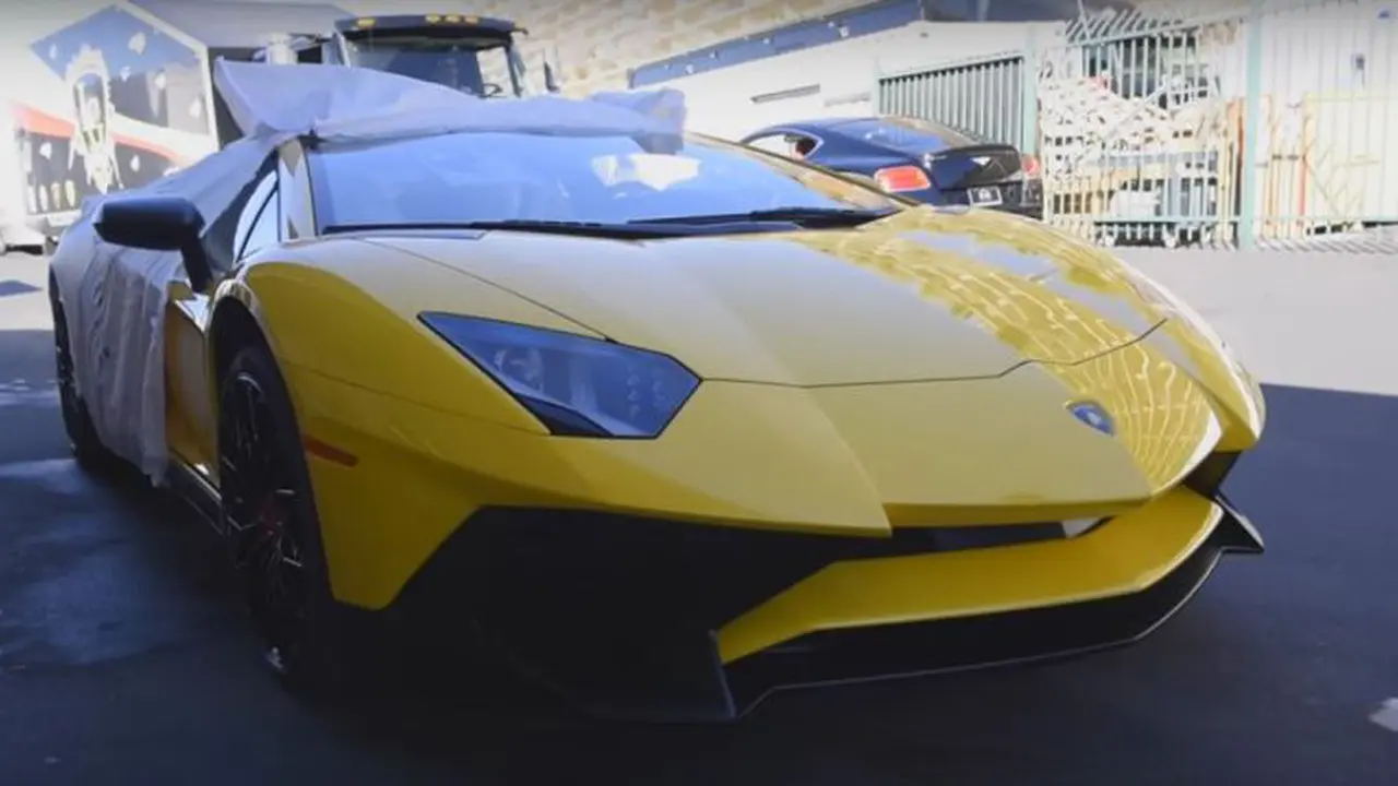 Jaga Kualitas, Pengiriman Lamborghini Dibungkus Kertas