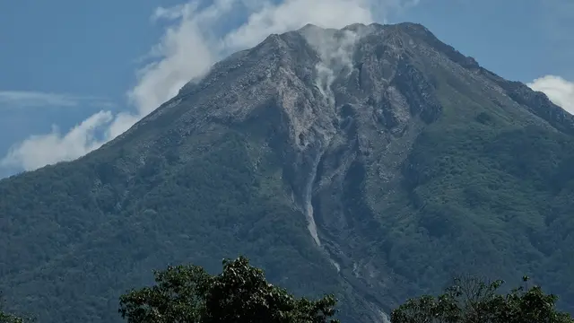 Gunung Inerie.