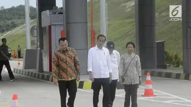 Presiden Joko Widodo meresmikan jalan tol Trans Sumatera. Rencananya keseluruhan tol rampung dikerjakan sebelum Asian Games 2018.
