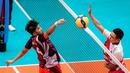 Pemain Red Phoenix, Jirayut Afisan, beraksi saat melawan Pink Dragon pada laga bertajuk Fun Volley Ball di Indonesia Arena, Jakarta, Sabtu (20/4/2024). (Bola.com/Bagaskara Lazuardi)