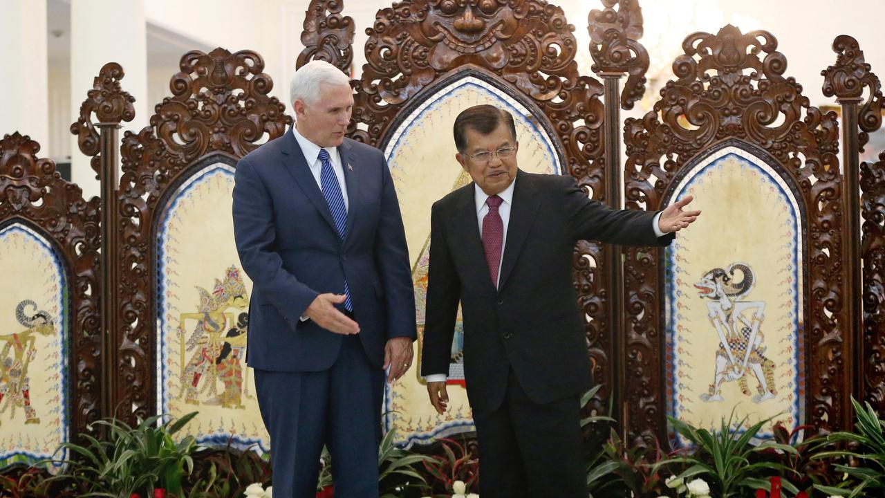 JK Sambut Hangat Wapres AS di Istana Wakil Presiden-AP-20170420-