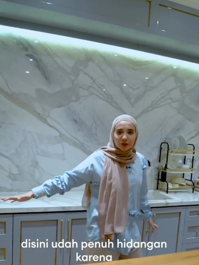 Potret Rumah Mewah  Zaskia Sungkar, Berdekorasi Elegan dengan Nuansa Putih