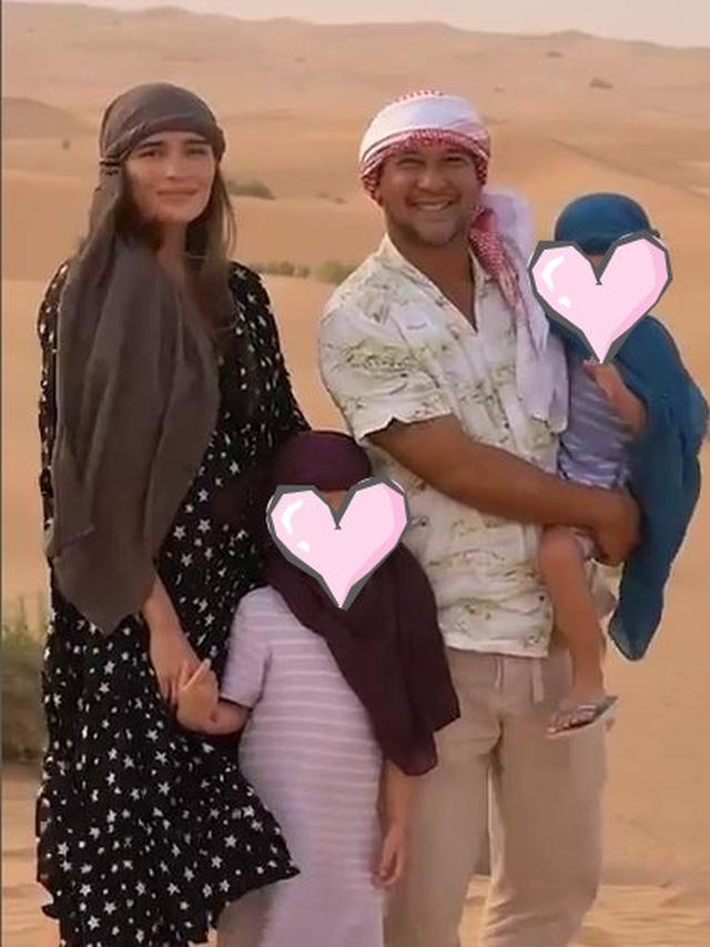 6 Potret Babymoon Yasmine Wildblood ke Timur Tengah, Penampilannya Curi Perhatian