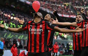AC Milan meraih kemenangan 3-0 atas Hellas Verona pada laga pekan ke-17 Serie A di San Siro, Minggu (28/12/2025) malam WIB. Dua dari tiga gol Milan disumbangkan Christopher Nkunku. (AFP/Piero CRUCIATTI)