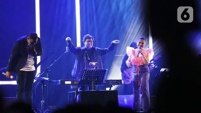FOTO: Erwin Gutawa Kolaborasi Bersama Ruth Sahanaya dan Andmesh Kamaleng di Java Jazz Festival 2022