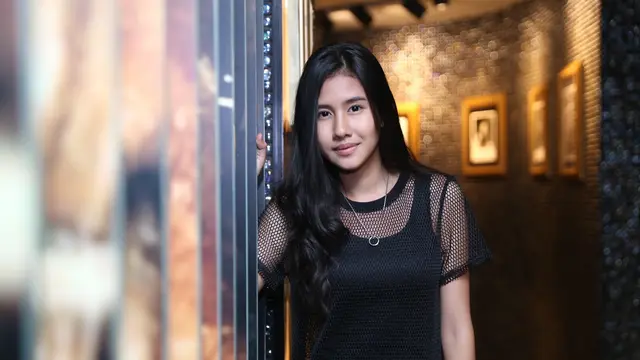 [Bintang] Shenina Cinnamon