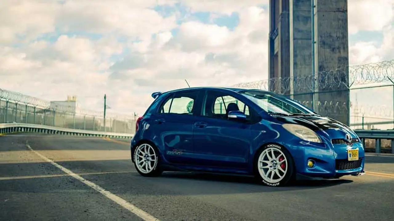 Toyota Yaris 2010 tampil minimalis dengan aura racing (SuperStreetOnline)