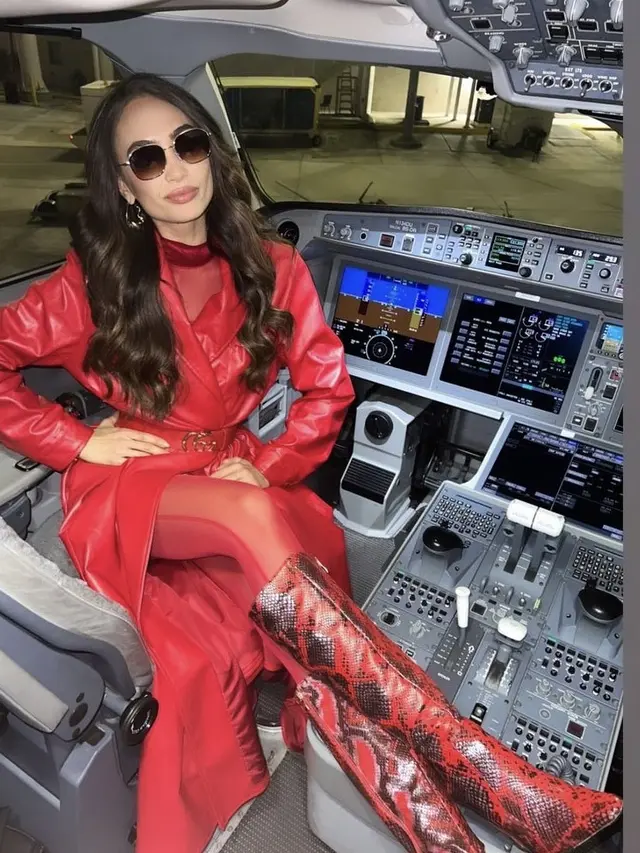 Tampilan terbaru Miss USA R'Bonney Gabriel, credit: @rbonneynola