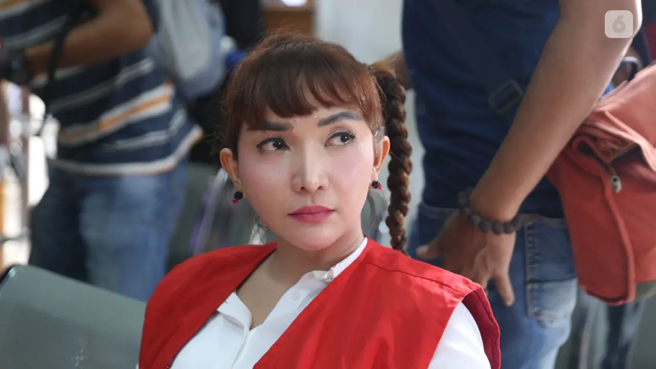 [Bintang] Roro Fitria