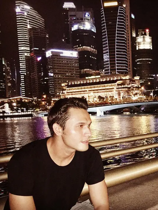 "Ya kalau ada endorse yang outdoor ya outdoor, kalau ada endorse yang indoor ya indoor. Apa ajalah yang pentingkan perayaannya," tuturnya sambil tertawa. (Instagram/indrabruggman)