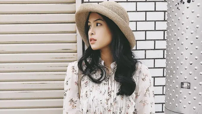 FOTO: Gaya OOTD Maudy Ayunda dengan Topi, Tampil Stylish