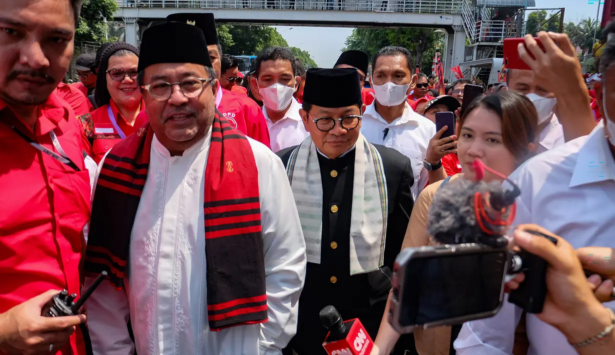 Pramono Anung dan Rano Karno secara resmi mendaftar sebagai bakal calon gubernur dan wakil gubernur DKI Jakarta. (merdeka.com/Arie Basuki)