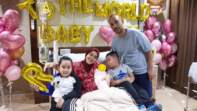 6 Potret Aisyahrani Melahirkan Anak Ketiganya, Tepat di Hari Kemerdekaan