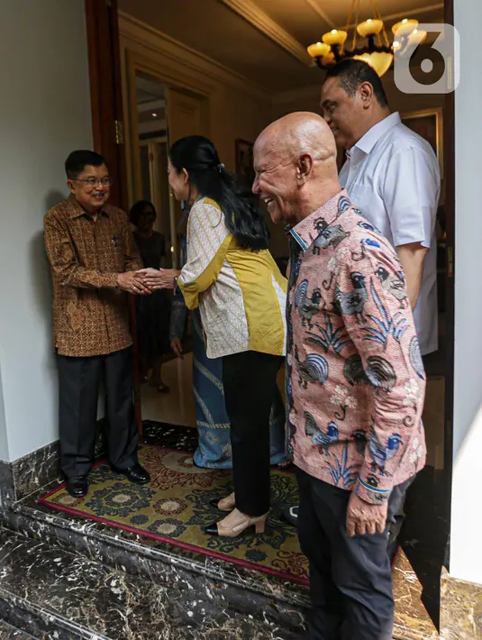 <p>Jusuf Kalla menilai tiga bakal calon presiden (Bacapres) yang saat ini berkembang memiliki kesempatan yang sama. Hanya tinggal keputusan pemilih yang menentukan Anies Baswedan, Ganjar Pranowo, atau Prabowo Subianto. (Liputan6.com/Faizal Fanani)</p>