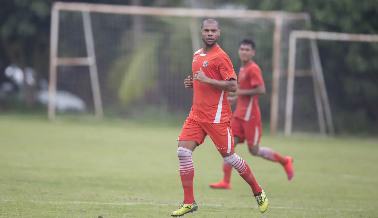 Hilton Moreira dahulu merupakan striker andalan dari Persib Bandung yang merupakan rival dari Persija Jakarta. (Bola.com/Vitalis Yogi Trisna)
