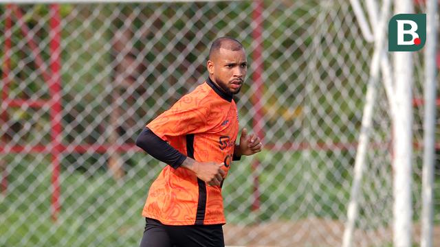 Foto: Gustavo Almeida Cetak Assist, Marko Simic Cedera Ringan saat Latihan Bersama Persija Jakarta