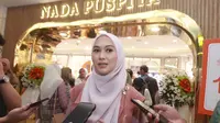 Desainer muda Surabaya Indah Nada Puspita. (Dian Kurniawan/Liputan6.com)