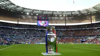 Trofi Piala Eropa 2016. (AFP/Franck Fife)