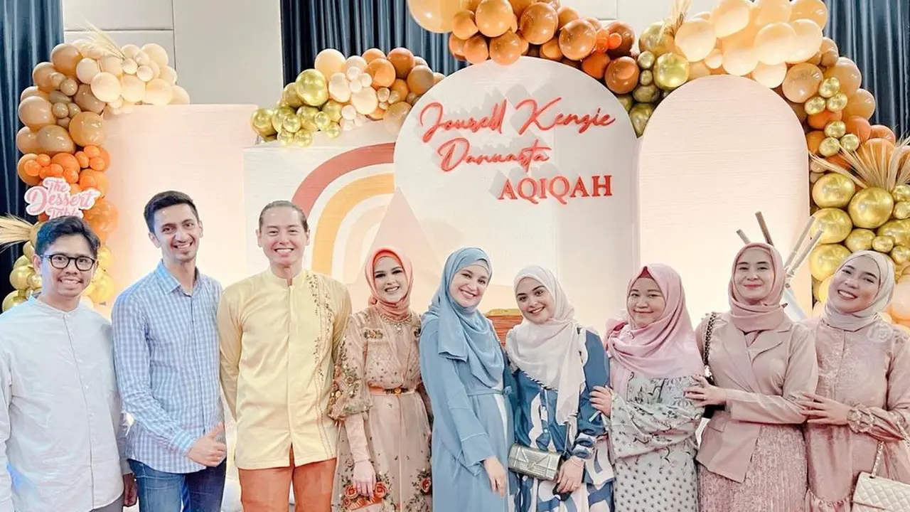 Cut Meyriska dan Roger Danuarta mengadakan akikah untuk anak kedua mereka, Jourell Kenzie Danuarta (Foto: Instagram @dierabachir)