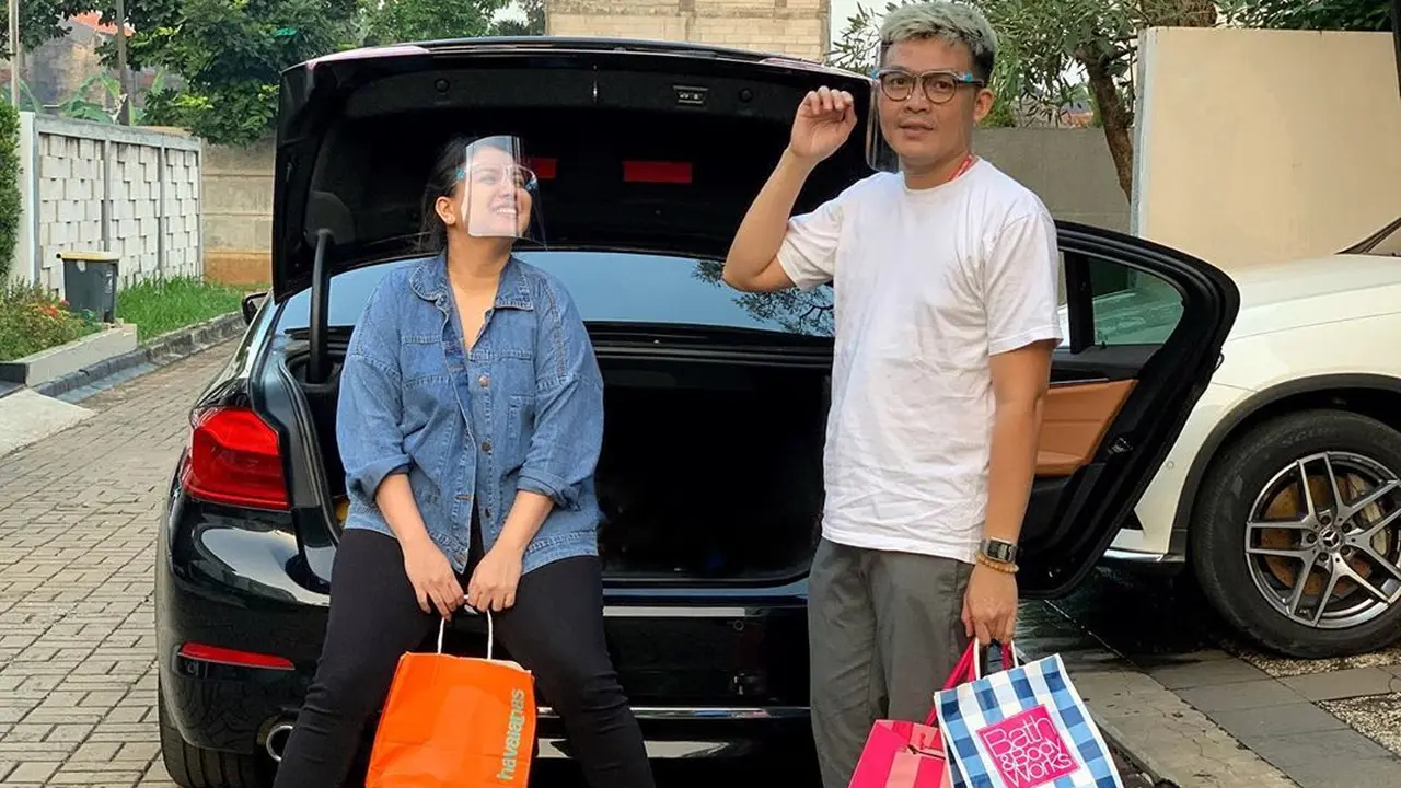 [Fimela] Tya Ariestya dan Irfan Ratinggang