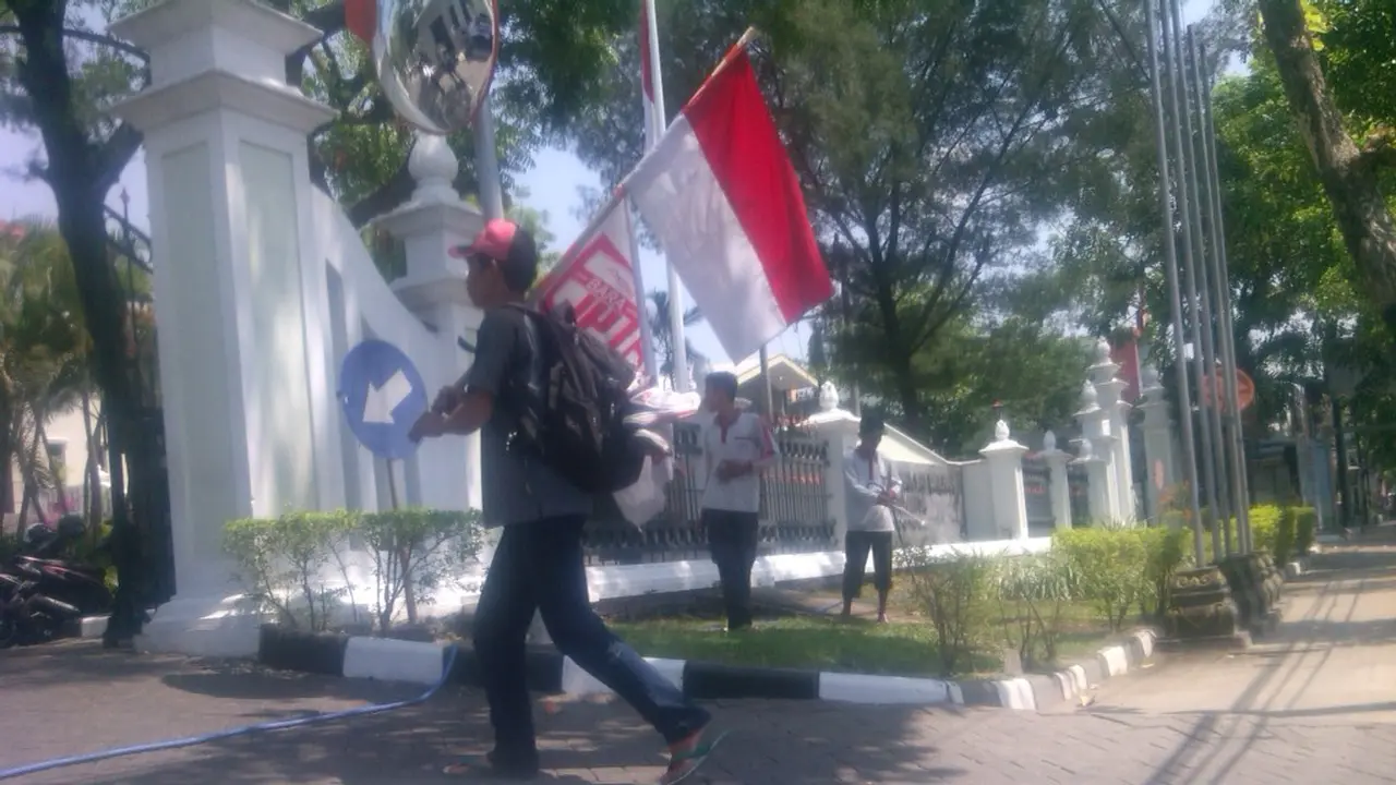 Jalan Kaki dari Malang, Relawan Jokowi Tiba di Yogya Jemput Amien