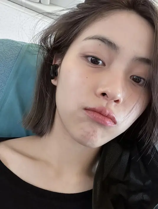 Auranya semakin terasa 'Teteh Teteh Bandung' saat tanpa atau minimalist makeup. [Instagram @ryujin__itzy]