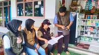 Proses pengawasan coklit oleh paengawas kelurahan dan desa di Banyuwangi (Istimewa)