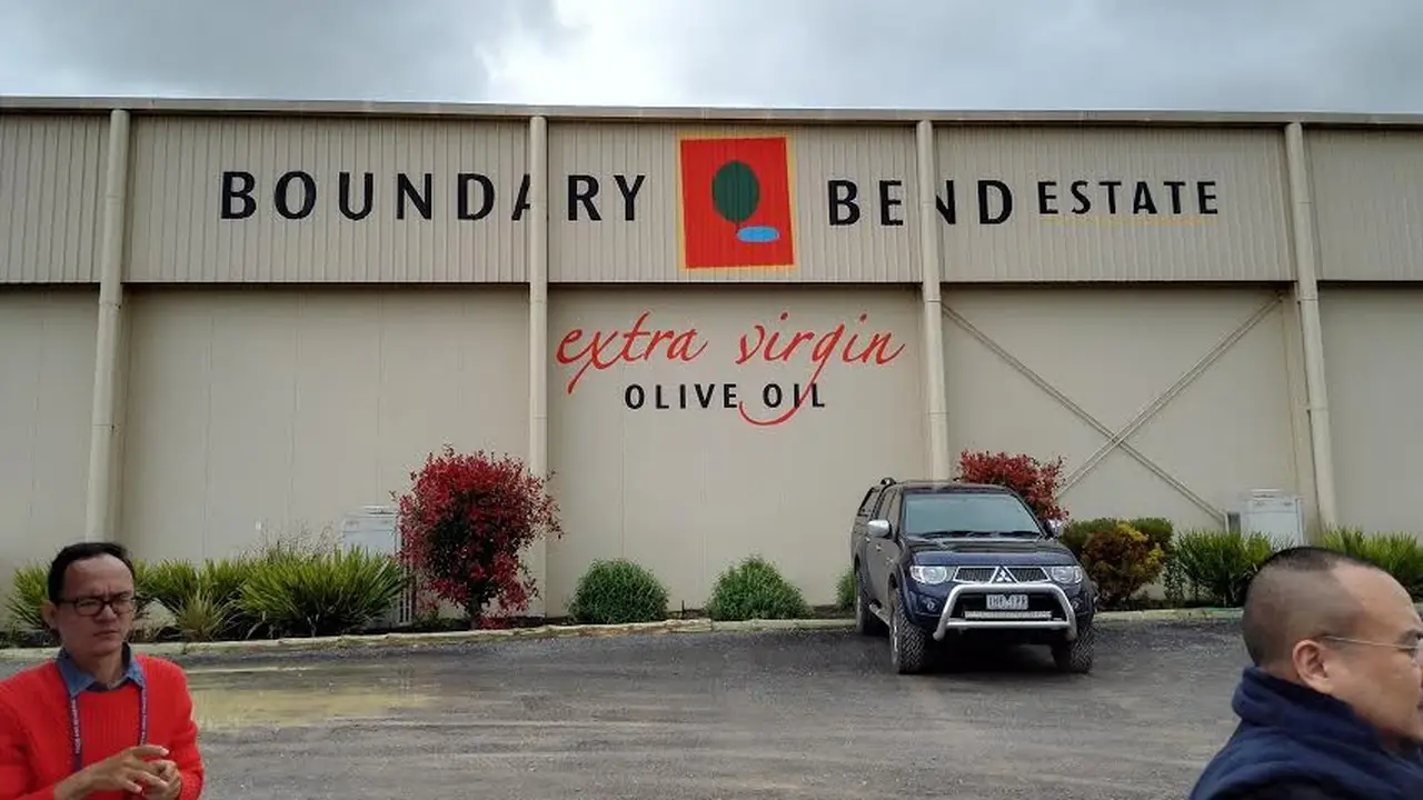Pabrik olive oil atau minyak zaitun ternama di Australia, Boundary Bend Estate Extra Virgin Oil. (Liputan6.com/Tanti Yulianingsih)