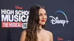 Penyanyi asal AS, Olivia Rodrigo berpose saat menghadiri pemutaran perdana "High School Musical: The Musical: The Series" musim 3 Disney+ di Walt Disney Studios di Burbank, California (27/7/2022). Olivia Rodrigo tampil cantik dan seksi mengenakan busana serba hitam di karpet merah. (Momodu Mansaray/Getty Images/AFP)