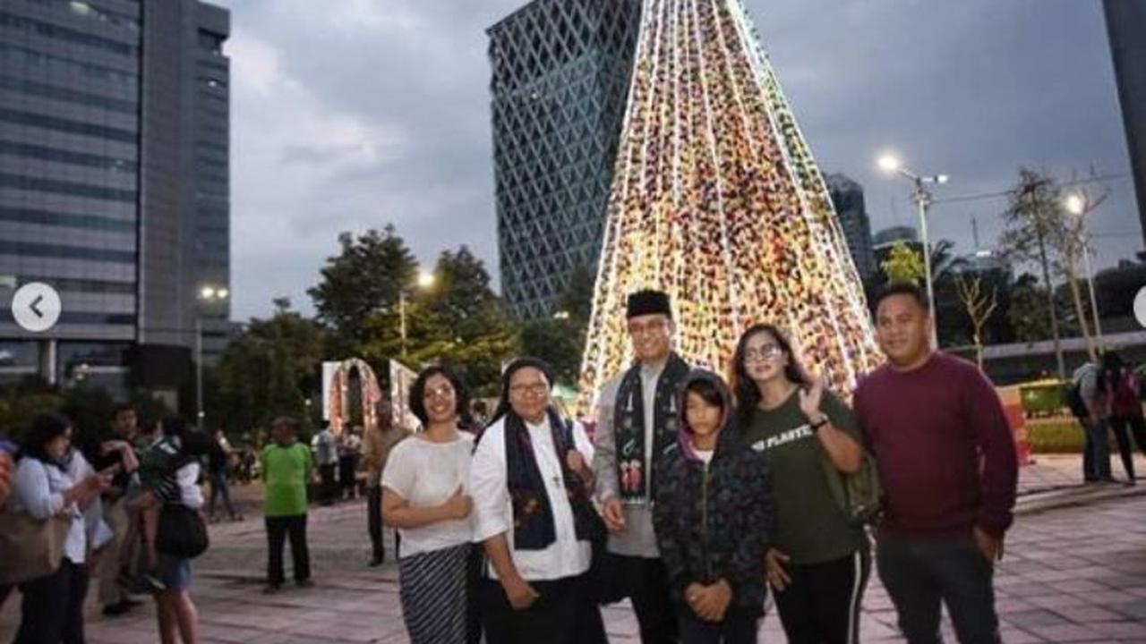 Gubernur DKI Jakarta Anies Baswedan di Thamrin 10