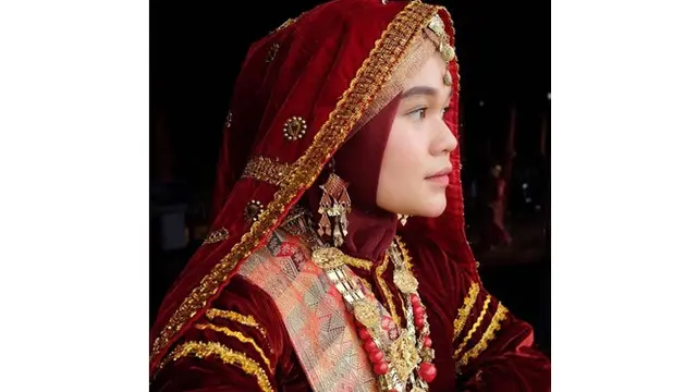 6 Potret Jialyka Maharani, Anggota DPD Termuda yang Pimpin Sidang Pelantikan (sumber: Instagram.com/jialyka.maharani)