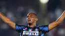 6. Samuel Eto'o - Pria berusia 36 tahun ini pernah disingkirkan Guardiola dari Barcelona setelah bermain lima musim di sana. Lalu pemain asal Kamerun itu pindah ke Inter Milan dan langsung meraih treble winners bersama Mourinho. (AFP/Karim Sahib)