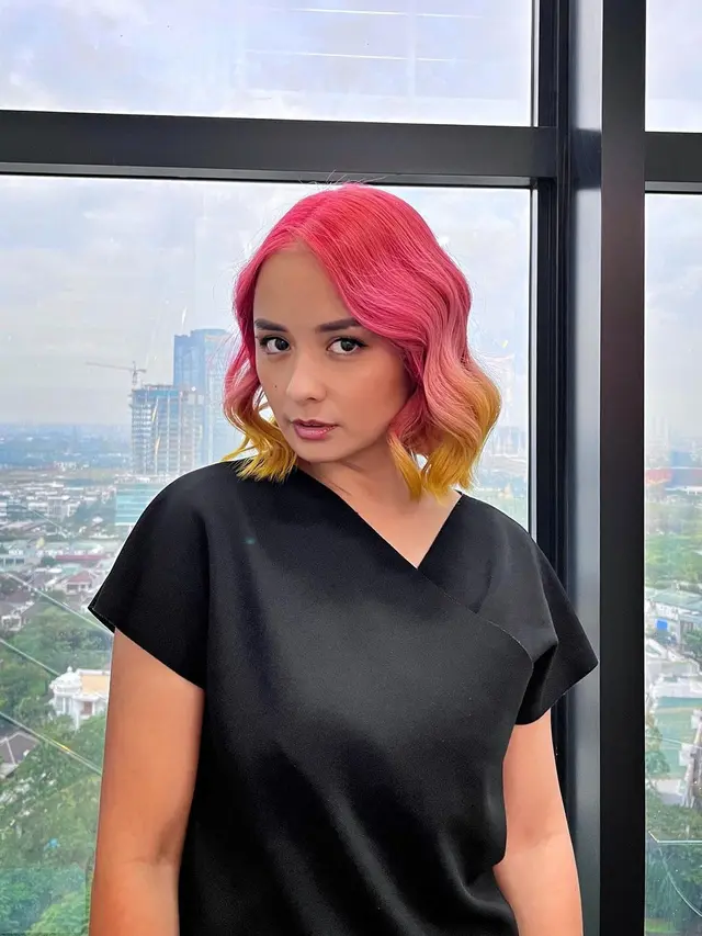 Warnai Rambut Lebih Cerah, Ini 6 Potret Joanna Alexandra yang Makin Fresh