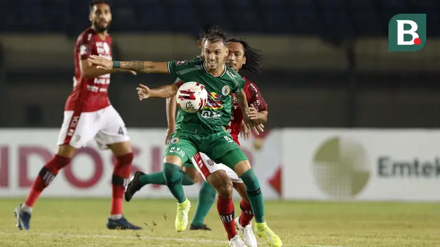 FOTO: Melihat Aksi Mas Har Kembali Main di Stadion Si Jalak Harupat