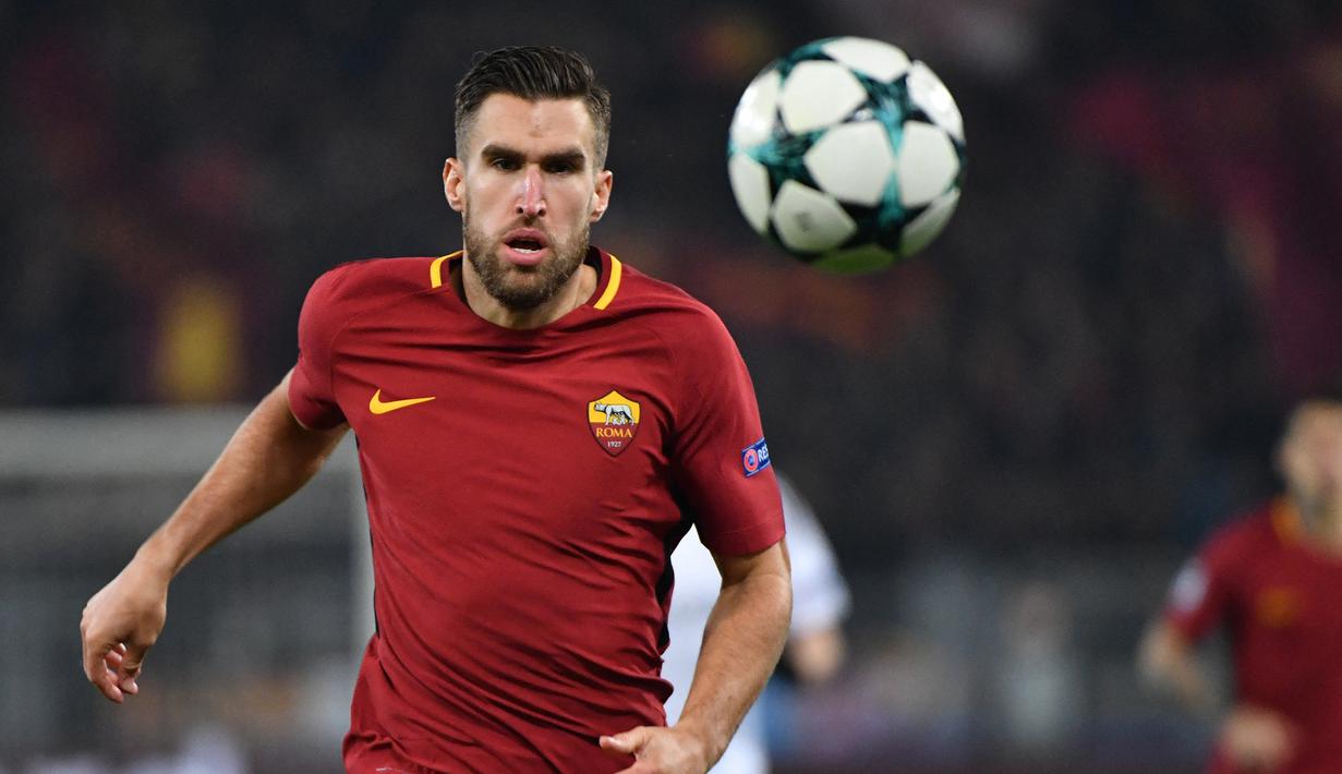Kevin Strootman. Pemain tengah ini didatangkan AS Roma dari PSV pada awal musim 2013/2014. Selama total 6 musim hingga 2018/2019 telah bermain dalam 137 penampilan di semua ajang dengan mencetak 13 gol. Saat ini bermain untuk Genoa dengan status pinjaman dari Marseille. (AFP/Alberto Pizzoli)