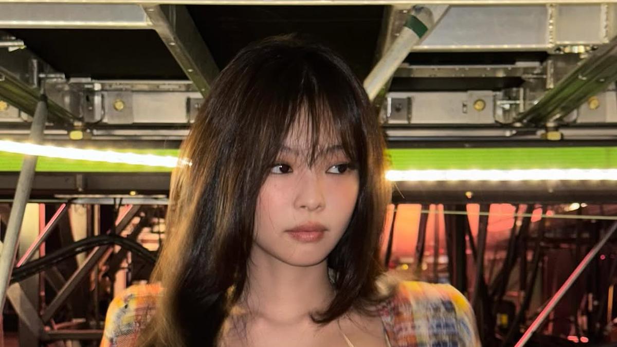 Potret Jennie BLACKPINK Tampil dengan Gaya Rambut Berponi, Disebut Makin Imut
