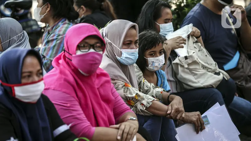 FOTO: Penyaluran Bansos untuk Warga Terdampak Pandemi COVID-19