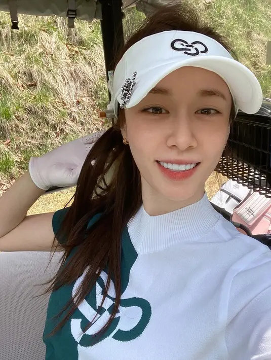 Namanya menjadi terkenal di dunia hiburan tergabung dalam grup K-pop T-ARA dan subunit T-ARA N4. (FOTO: instagram.com/jiyeon2__/)