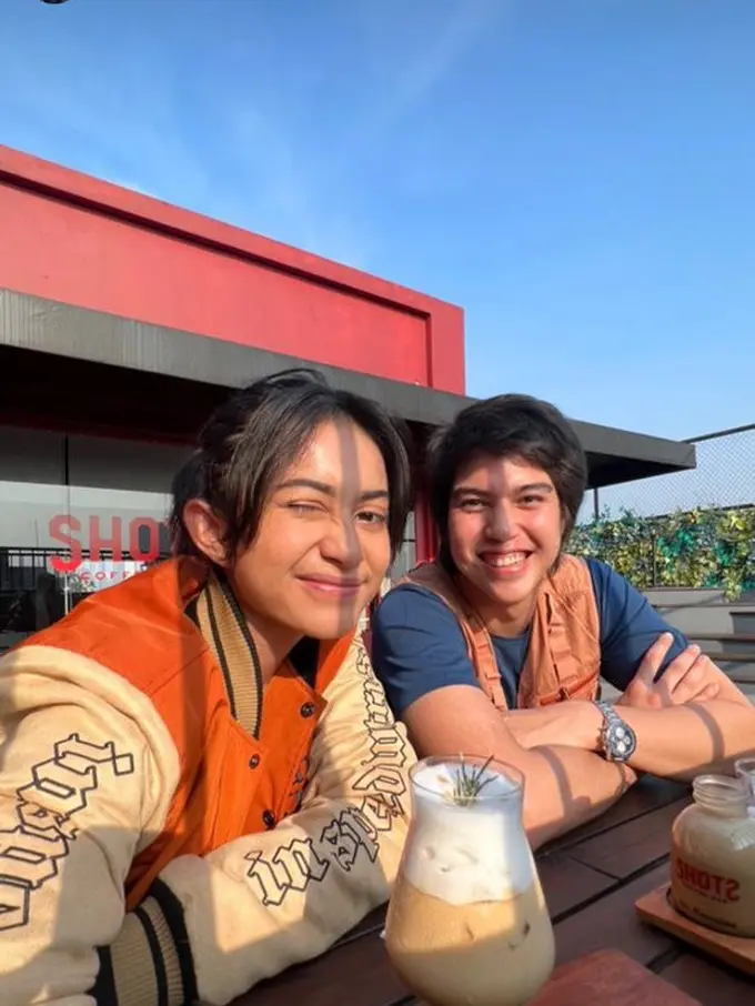 Nongkrong Bareng, Ini 5 Potret El Rumi dengan Sintya Marisca yang Curi Perhatian