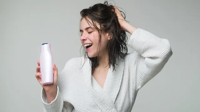 Rekomendasi Shampo untuk Meluruskan Rambut, Gunakan Tips Ini untuk Memilih yang Tepat