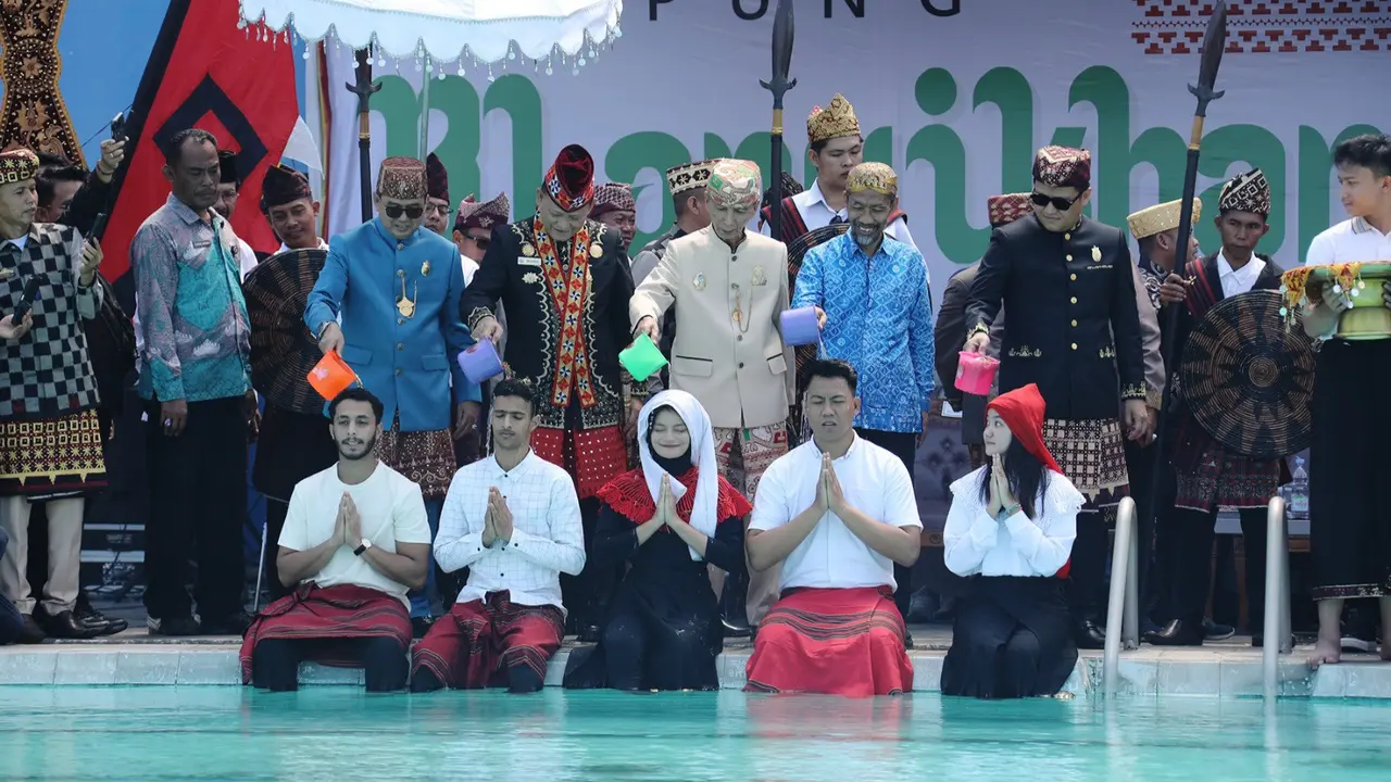 Tradisi Blangikhan menjelang Ramadan 2025 di Kolam Renang Pahoman, Bandar Lampung. Foto : (Istimewa).