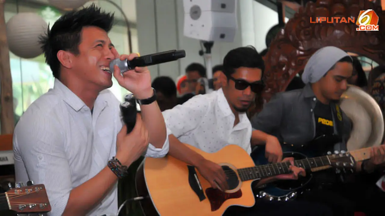 ariel-terbangun-sendiri-121217b.jpg
