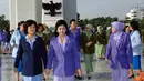 Citizen6, Bandung: Dharma Pertiwi melakukan ziarah ke Taman Makam Pahlawan (TMP) Kalibata, Rabu (13/4).(Pengirim: Badarudin Bakri Badar)
