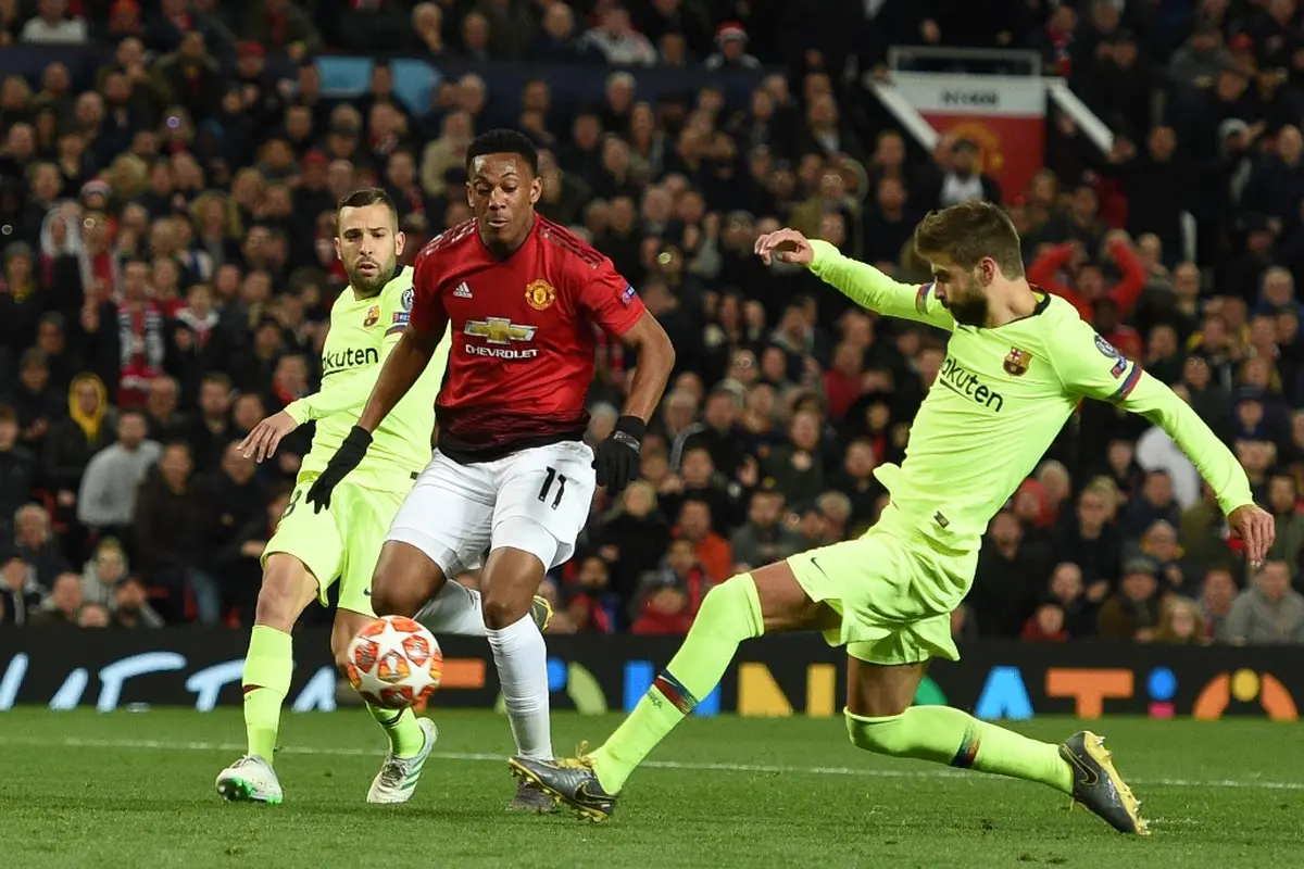 Laga Ketat Warnai Kemenangan Barcelona Atas Manchester United