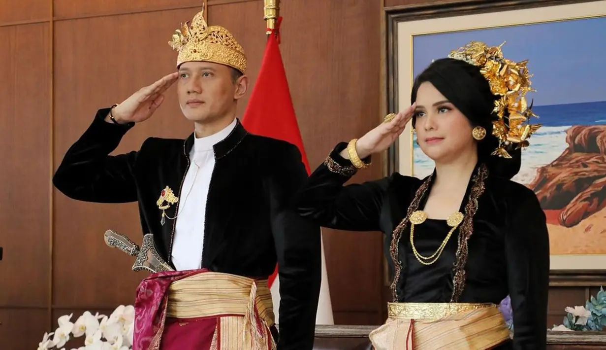 Meski upacara berlangsung secara virtual, namun Agus dan Annisa mengikuti rangkaian acaranya dengan khidmat. Mereka mengikuti jalannya upacara di Istana Negara lewat televisi. (Liputan6.com/IG/@annisayudhoyono)