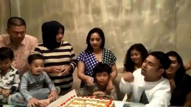 [Bintang] Raffi Ahmad dan Nagita Slavina