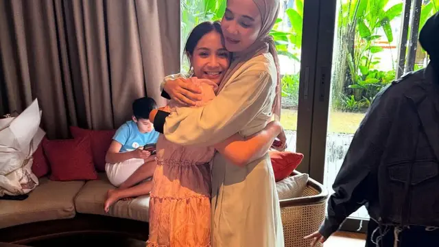 Potret Zaskia Sungkar dan Nagita Slavina (credit: https://www.instagram.com/irwansyah_15/).