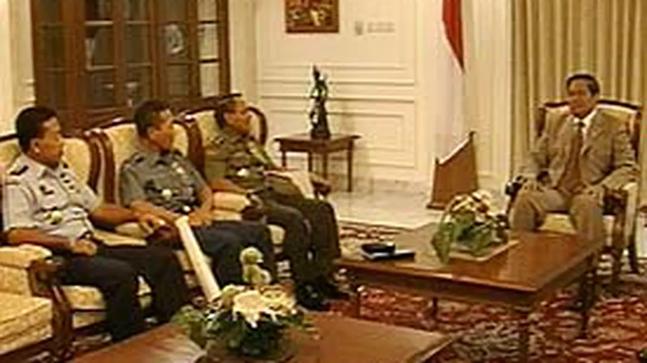040305aKapal_Perang.jpg