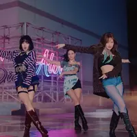 BLACKPINK akhirnya comeback dengan single Lovesick Girls di hari peluncuran The Album.
