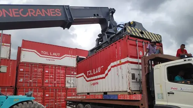 Salah satu program Pemerintah untuk menjamin keberlangsungan logistik di tengah masa pandemi Covid-19 adalah dengan mengoptimalkan program Tol Laut. (DOk Kemenhub)